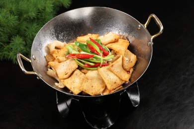 中国上海的一道热菜——干锅千叶豆腐