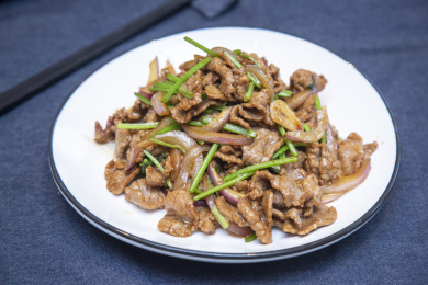 中餐馆里的特色山西菜过油肉