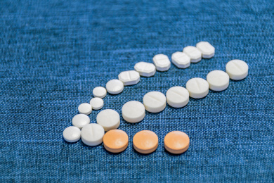 生活医疗素材,一堆各种大小药片