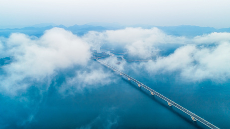 浙江省杭州市淳安县千岛湖大桥风光