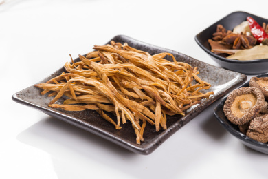 具有消炎清热消食利湿功效的黄花菜