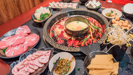 中国重庆代表美食-鸳鸯火锅
