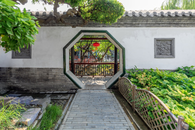 中国山东省潍坊市十笏园六边门园林景观