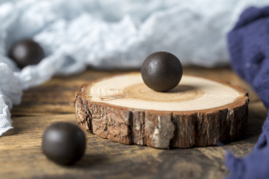 传统中成药蜜丸室内静物特写