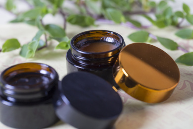 传统中成药药膏室内静物特写