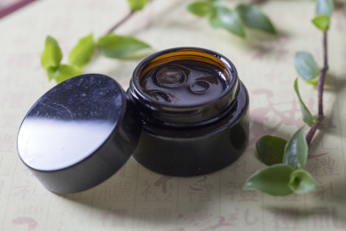 传统中成药药膏室内静物特写