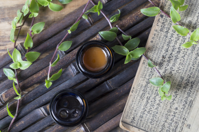 传统中成药药膏室内静物特写