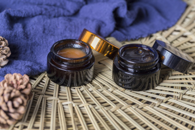 传统中成药药膏室内静物特写