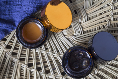 传统中成药药膏室内静物特写