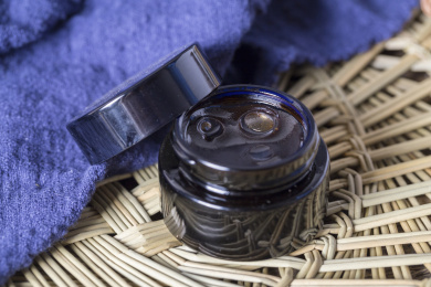 传统中成药药膏室内静物特写