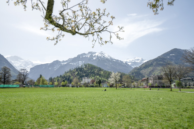 瑞士度假胜地因特拉肯风光美景－雪山草地、蓝天白云
