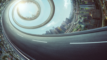 抽象转动扭曲的高速公路与城市