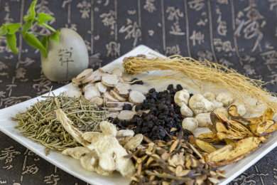 中药汤剂配方室内静物特写