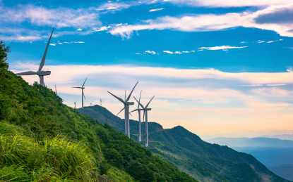 中国广东河源市缺牙山山顶风力发电机组