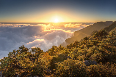 四川泸定川西高原高山云海风光