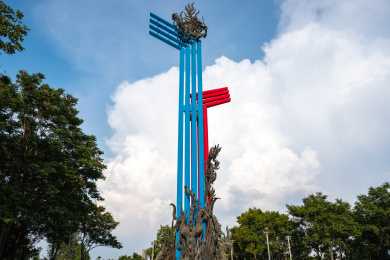 中国安徽省蚌埠市城市风光龙子湖公园南北分界线雕像