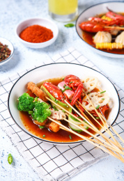 麻辣串串香在白底上