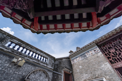 中国广东省佛山顺德鸣石花园岭南古建筑屋顶