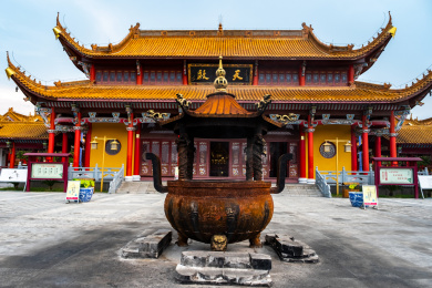 中国安徽省蚌埠市锥子山栖岩寺风光