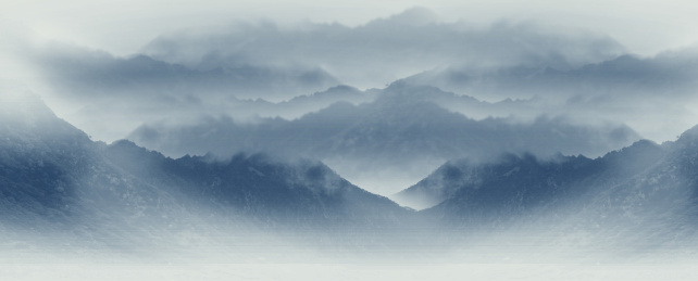 中国风水墨风格山脉风光背景图