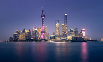 中国上海市黄浦区外滩万国建筑群风光