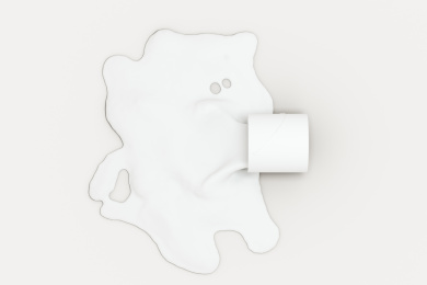 白色背景下倒下的桶装颜料桶，三维渲染