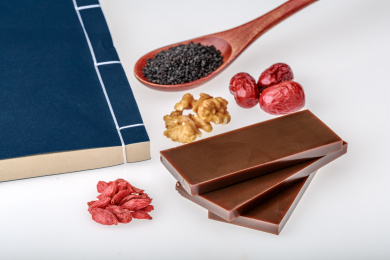 驴皮阿胶及配料，中国传统中医药滋补品