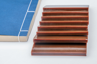 驴皮熬制的阿胶，中国传统中医药滋补品