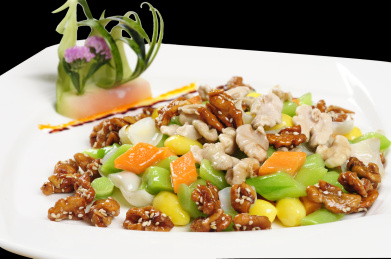 特色中国美食琥珀核桃炒三鲜