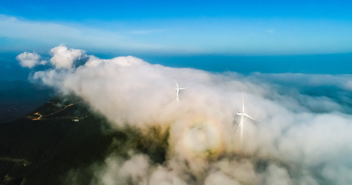 中国广东省河源缺牙山云海风光