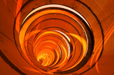 抽象的极具视觉冲击力浓烈如火的隧道特写