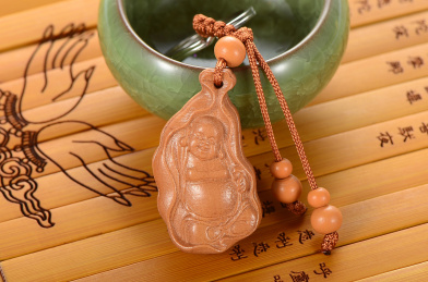 心经竹简上的弥勒佛桃木钥匙扣挂件