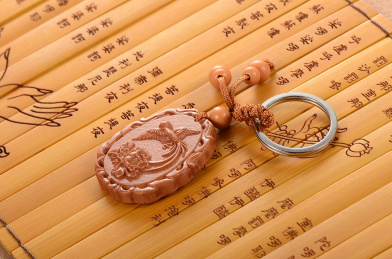 心经竹简上的凤凰牡丹桃木钥匙扣挂件