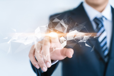 商业的身穿西服的男人手指触摸点击屏幕