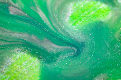 多种丙烯颜料融合扩散成微距河流