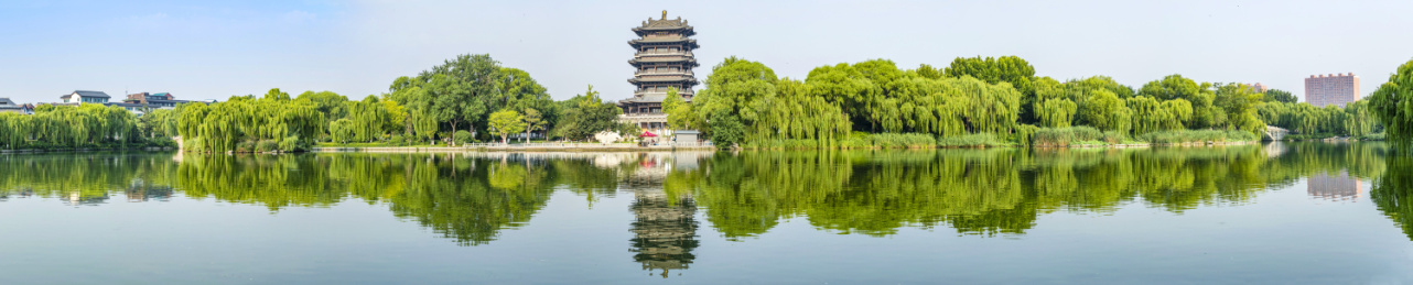 山东省济南大明湖公园全景