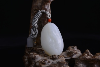 和田玉把玩件，精品玉雕作品