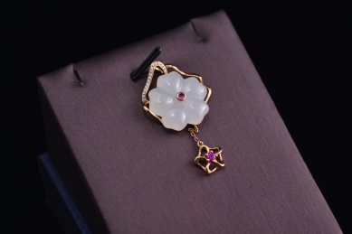 高档珠宝和田玉，金镶玉工艺作品