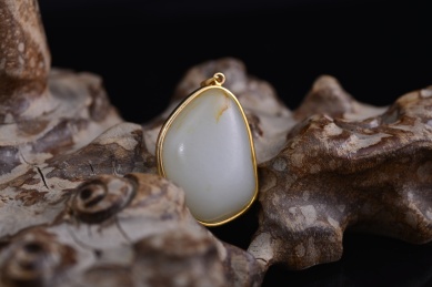 高档珠宝和田玉，金镶玉工艺作品