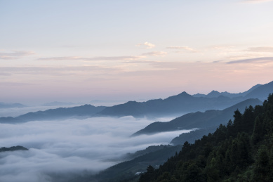 夏季早晨重庆綦江区万盛黑山谷的云海与朝霞