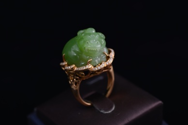 和田玉戒指，玉器雕刻工艺品