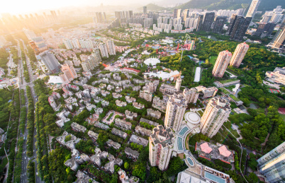 中国深圳南山区日落时分的高端住宅区