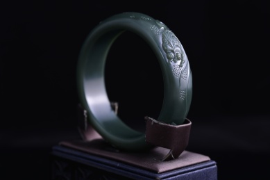 和田玉手镯，玉器雕刻工艺品
