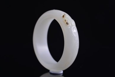 玉器珠宝，新疆和田玉雕刻手镯