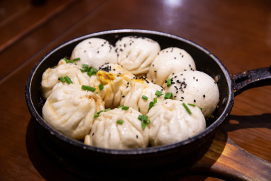上海传统美食大壶春蟹粉生煎