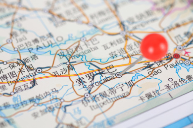 大头钉标注巴西城市索罗卡巴在地图上的位置