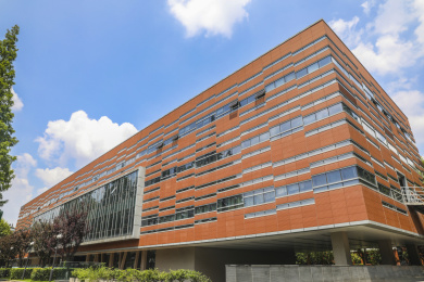 中国上海交通大学现代风格的大学教育建筑
