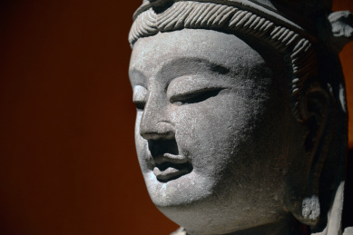 上海博物馆展出的古代佛教石佛头像特写