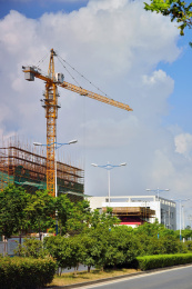 城市房地产开发建设工地大型塔吊施工现场