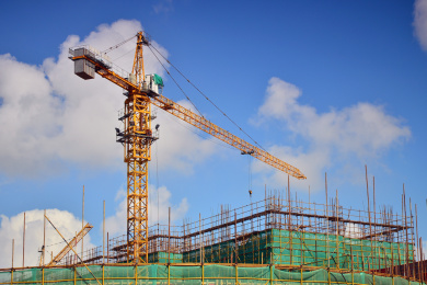 城市房地产开发建设工地大型塔吊施工现场